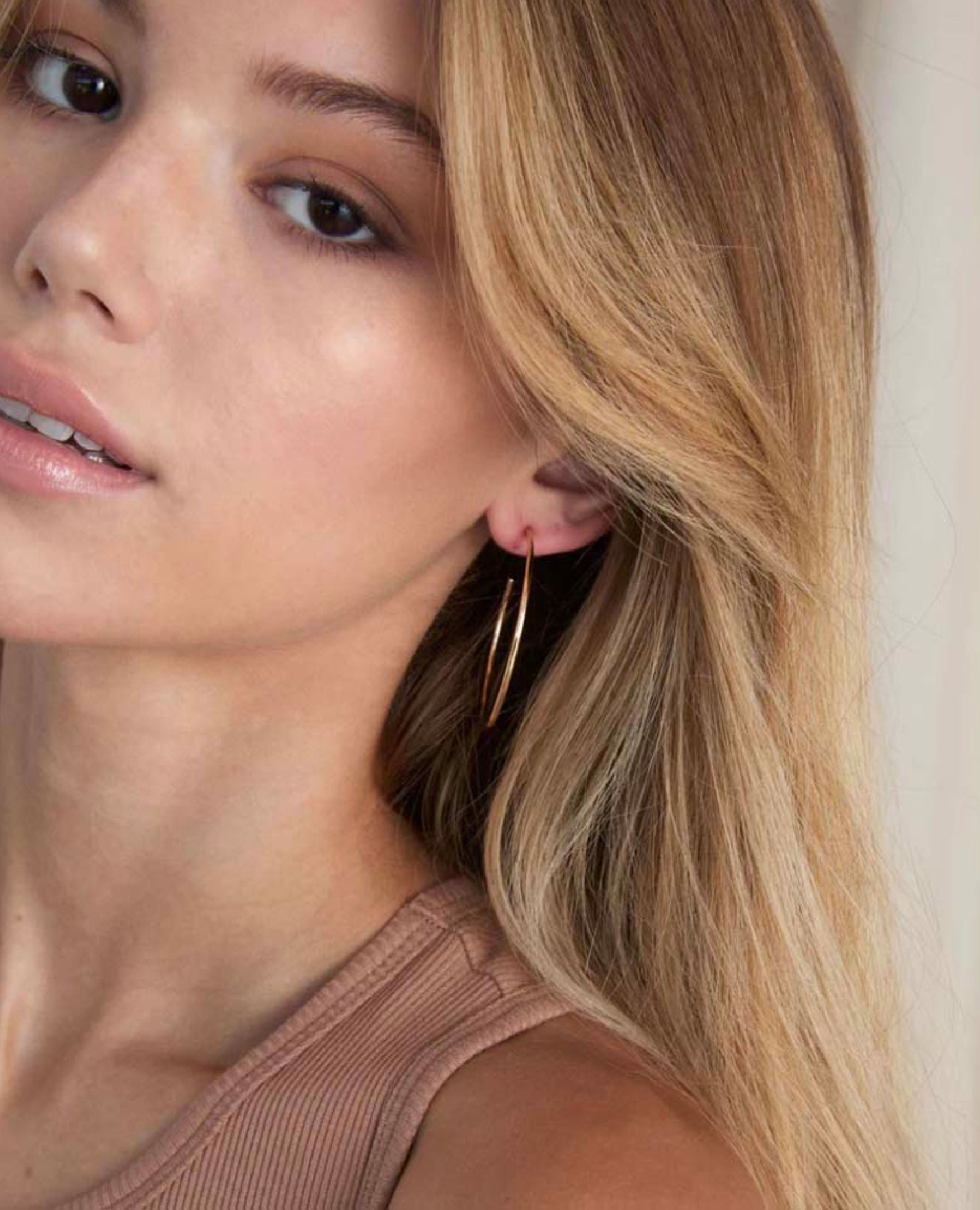 Simplicity Maxi Hoop Earrings 14k Gold