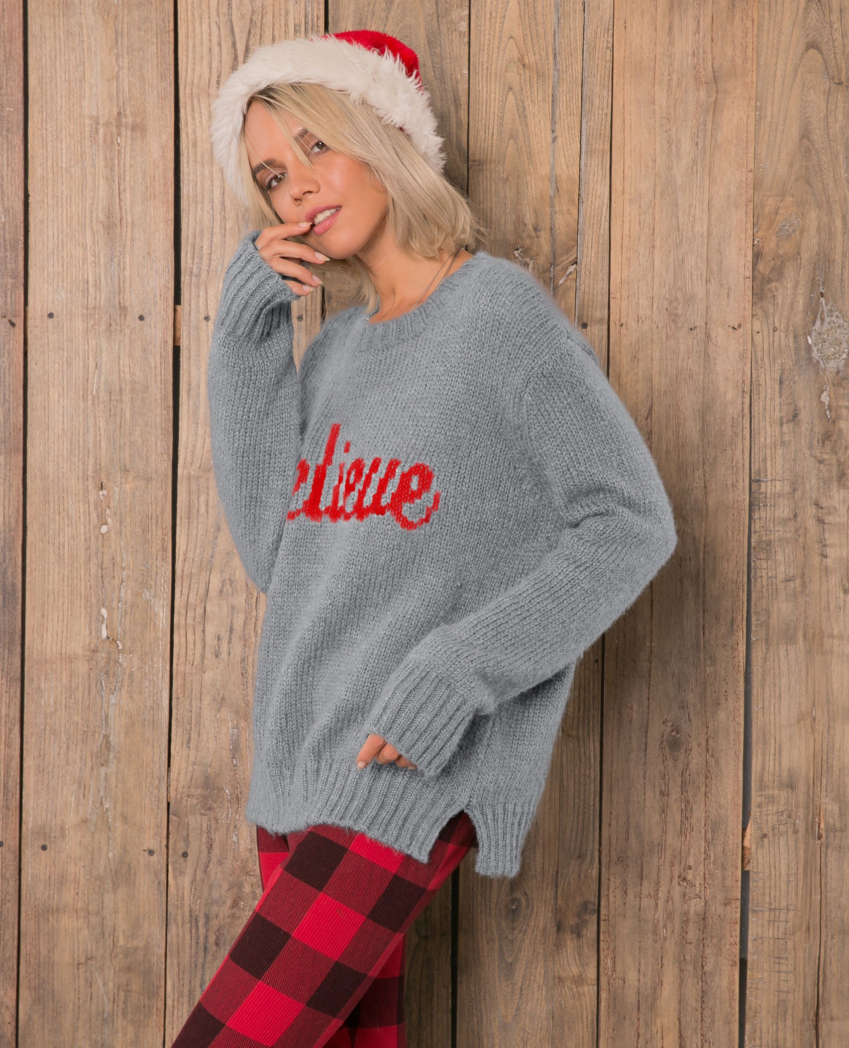 Believe Pullover Cement Red