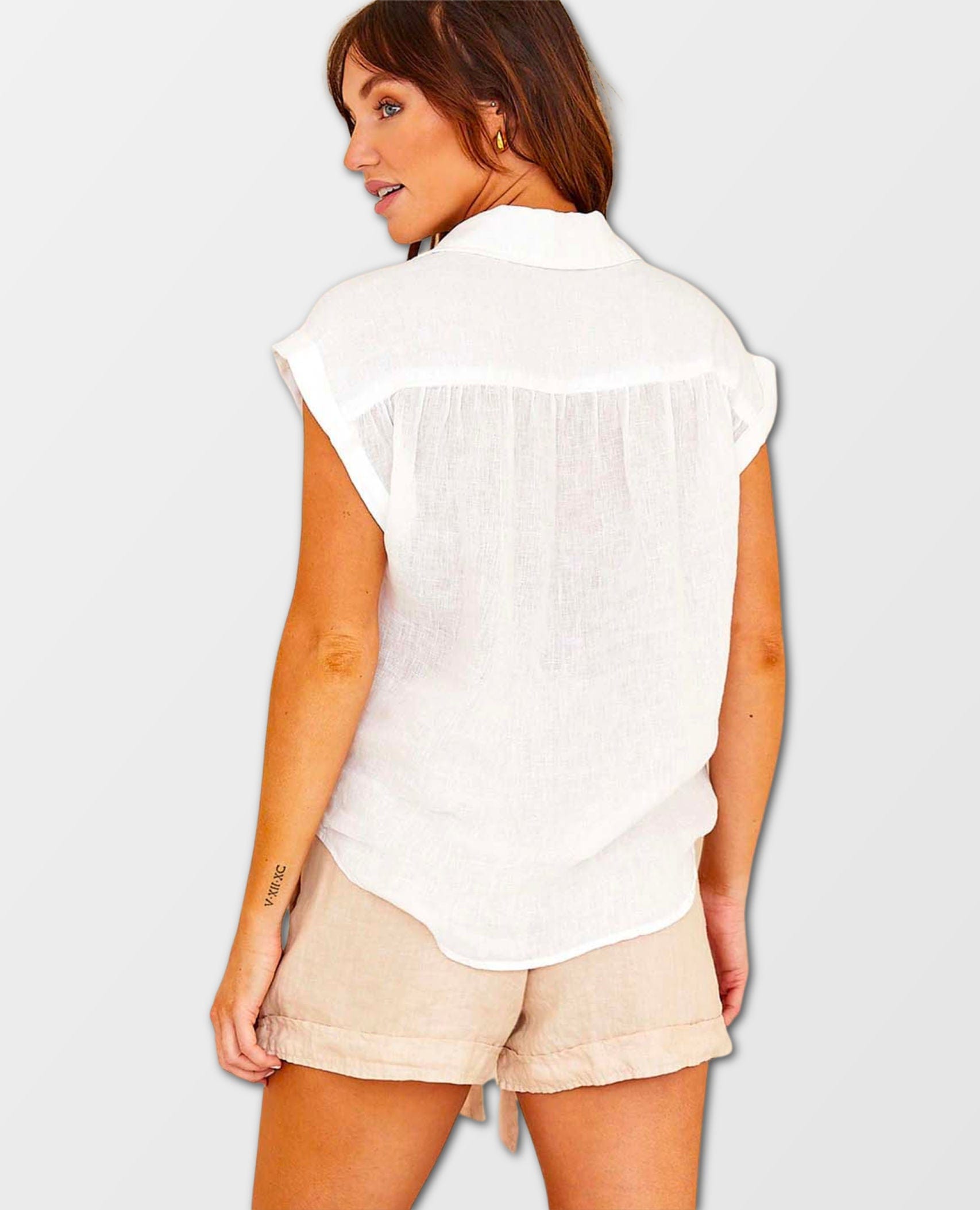 Button Front Pleated Short Sea Shell